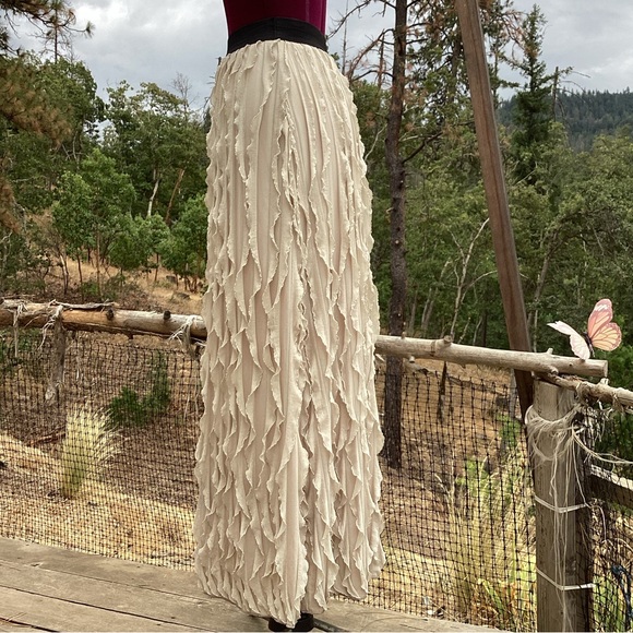 Bohemian Ruffle Elastic Waist Cream Maxi Skirt Size Small Hippie Fun Flirty - Picture 3 of 5